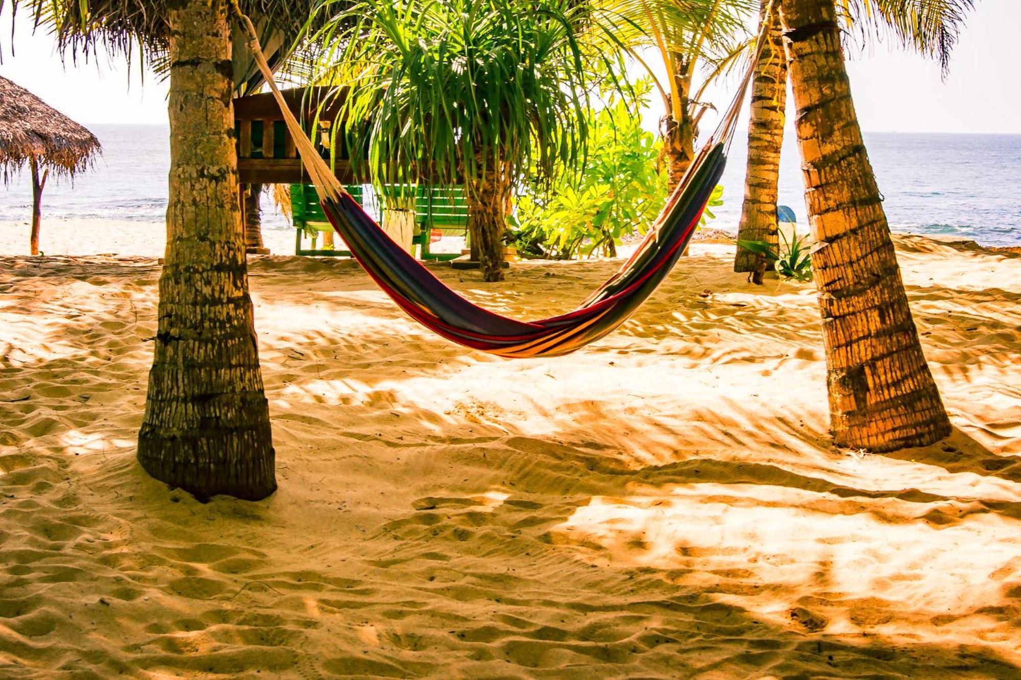 Ibisbird Beach Bungalows, Sport, Spa And Restaurant タンガラ エクステリア 写真