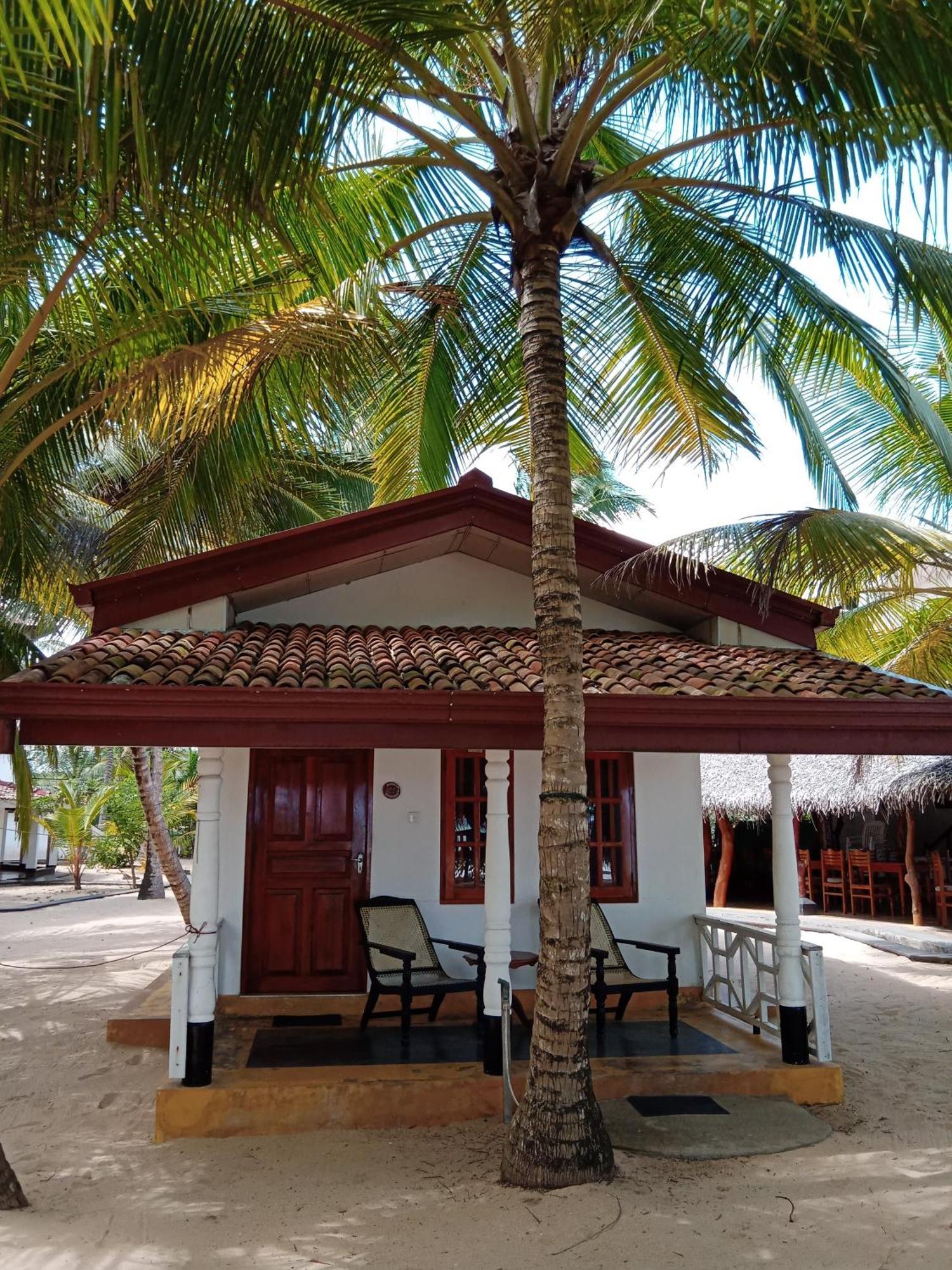 Ibisbird Beach Bungalows, Sport, Spa And Restaurant タンガラ エクステリア 写真